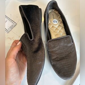 Birdies Women's The Starling Charcoal Python Velvet Embossed Loafers size 8.5